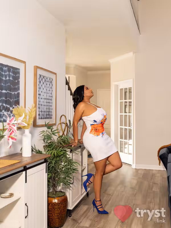 Escort Mia Moore in Alexandria, VA