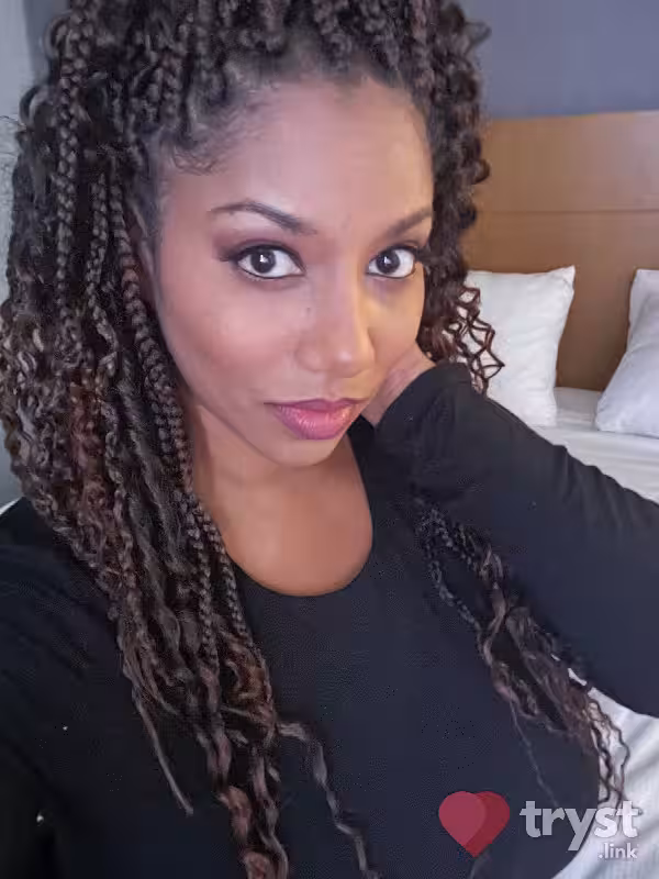 Escort Mia Moore in Alexandria, VA