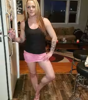 Escort Laura / Sunny in Allentown, PA