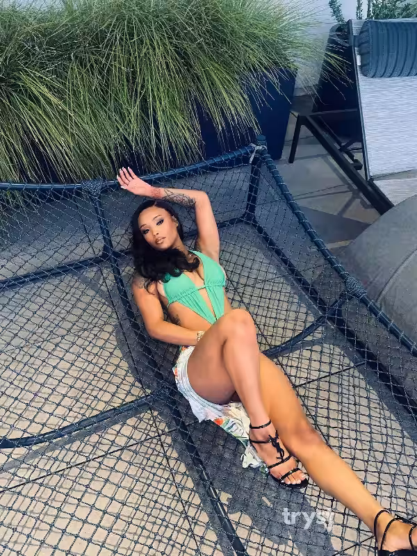 Escort Naomii in Arlington, VA