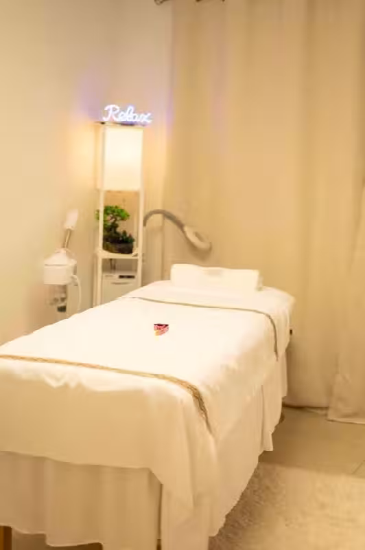 Massage Francis in Boca Raton, FL