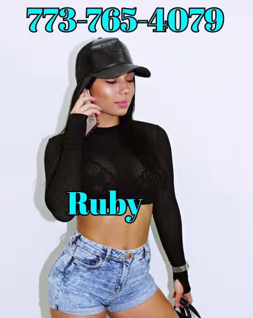 Escort/Massage Victoria / Ruby in Chicago, IL