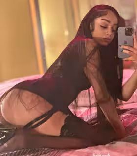Escort Queen London / Honey in Chicago, IL