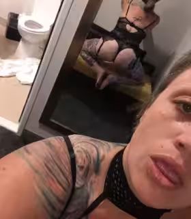 Escort Sarah in Columbus, OH