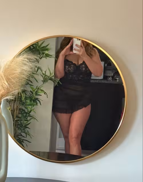 Escort Kennedy / Julie / Jules / Christina in Detroit, MI