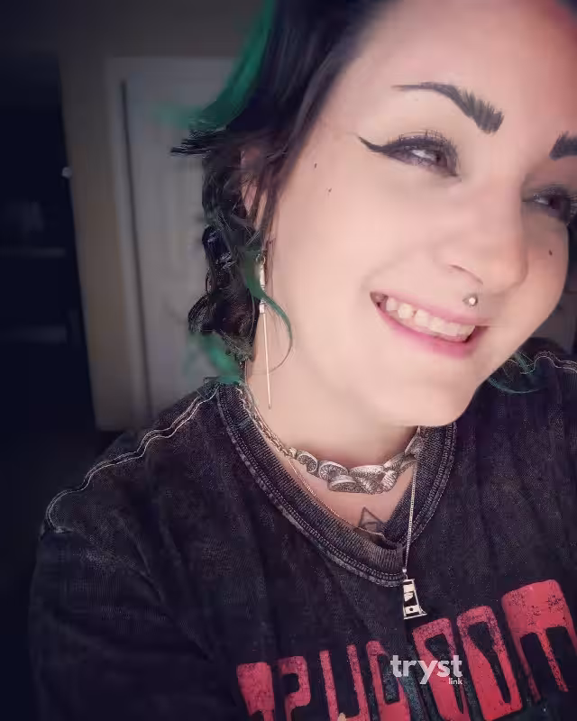 Escort/S&M Kitty Zara in Indianapolis, IN