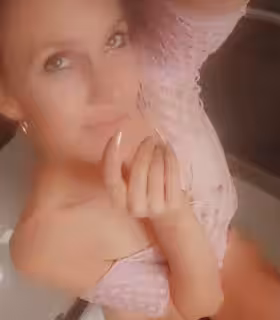 Escort Ashley James in Jacksonville, FL