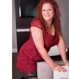 companion/Massage Mature Bobbi in Long Island, NY
