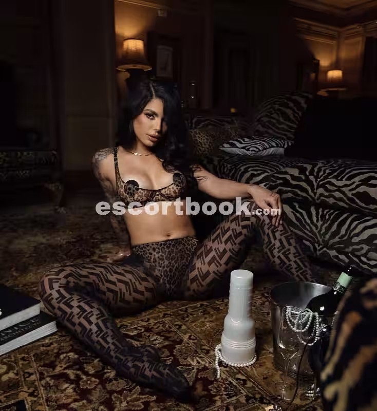 Escort Gina Valentina in Los Angeles, CA