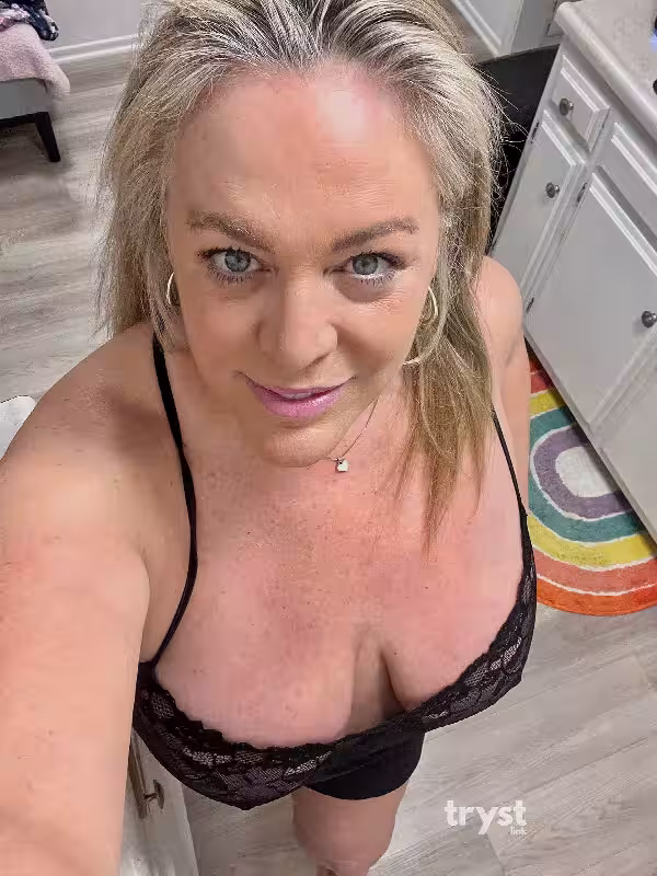 companion/S&M Deb in Los Angeles, CA