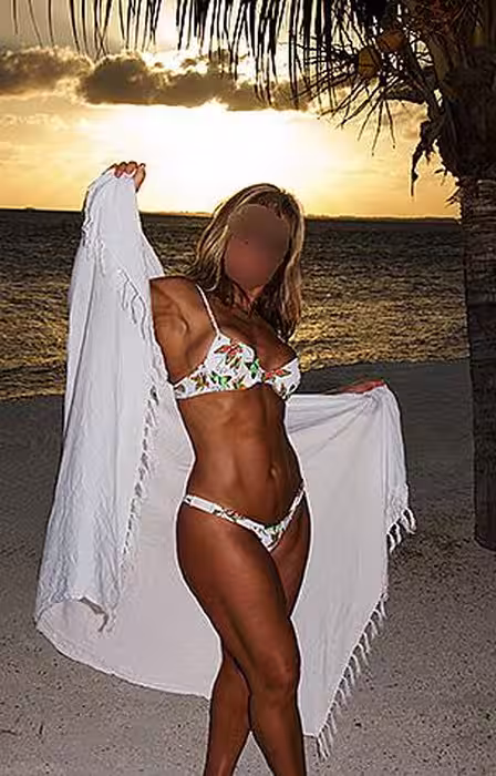 Escort Sera Connor in Los Angeles, CA