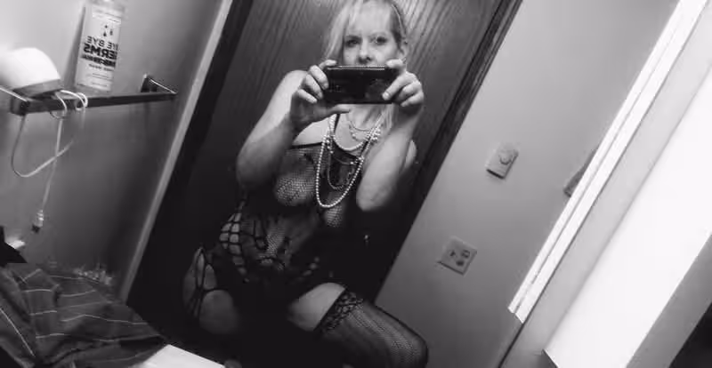companion/Massage Holly in Madison, WI