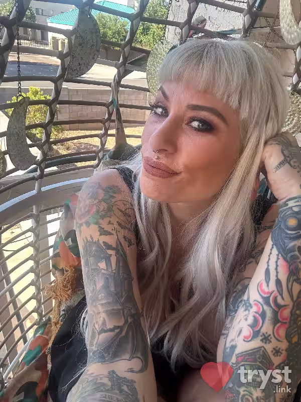 companion Chloe Harlowe in Mesa, AZ