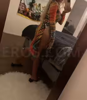 Escort Zoe Clark in Miami, FL