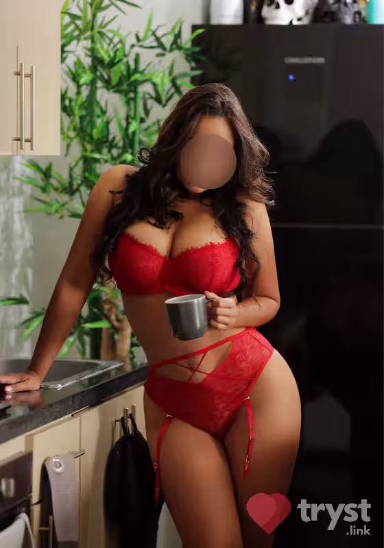 Escort/Massage Sofi in Milwaukee, WI