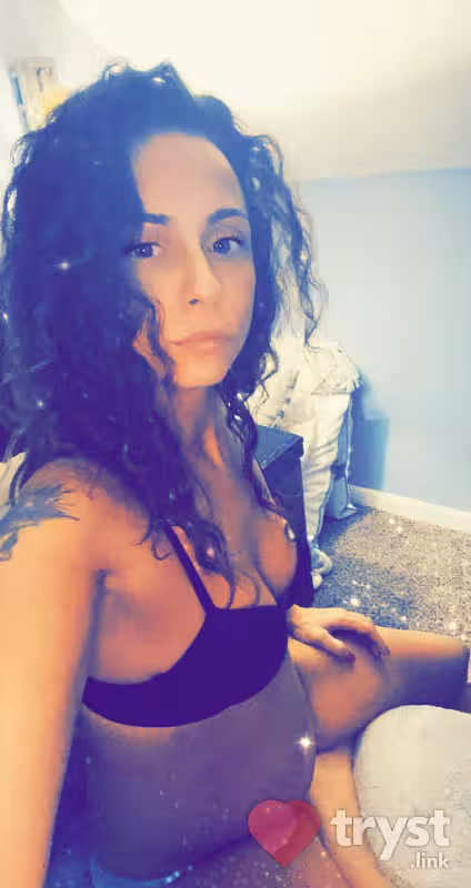 Escort Sara in Milwaukee, WI
