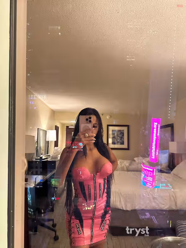 Escort Dani De La Cruz / Miss Sweet Dani in Minneapolis, MN