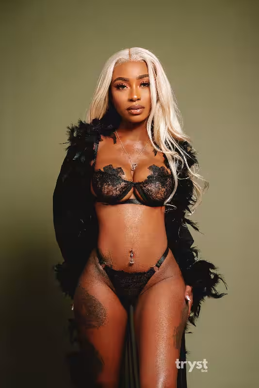 Escort Mya in Minneapolis, MN