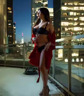 companion Alisa Maxim in New York City - Manhattan, NY