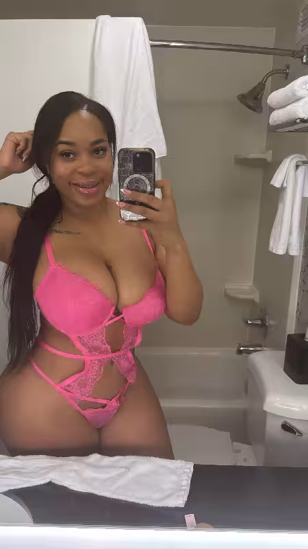 Escort Ariel in Norfolk, VA