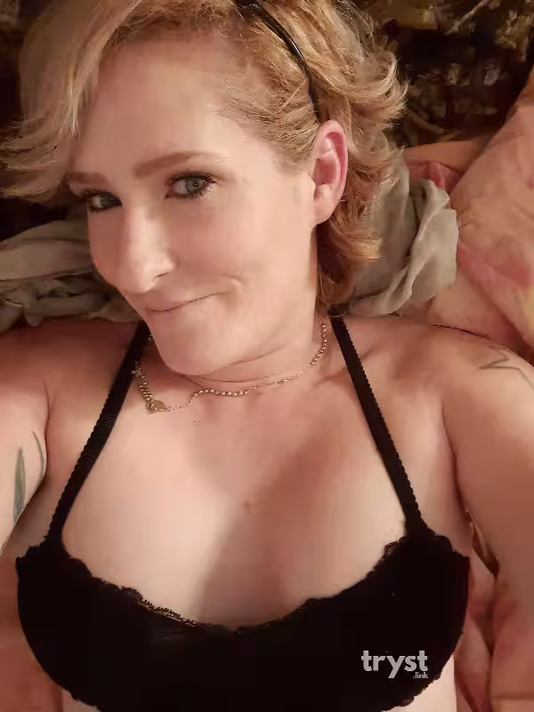 Escort Carly / Lovelybunny / Bunlovely in Palm Springs, CA