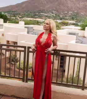companion Kara Hott in Phoenix, AZ