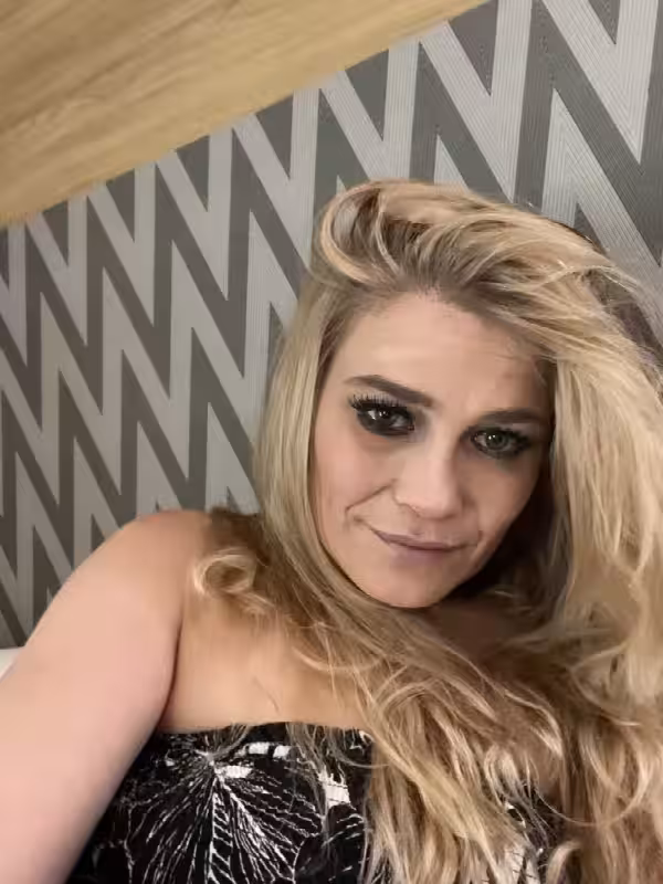 Escort Saphire in West Palm Beach, FL