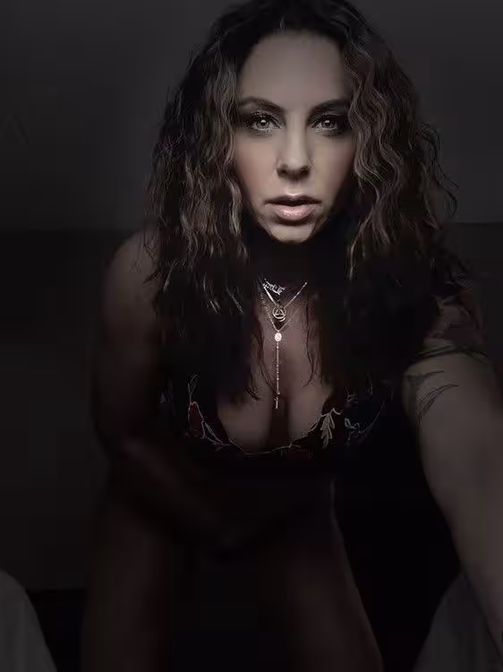 Escort - Danbury - Ariana J