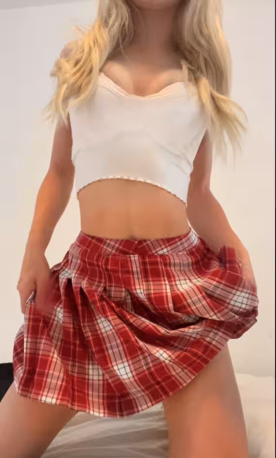 Ella Woods - Escort - Los Angeles