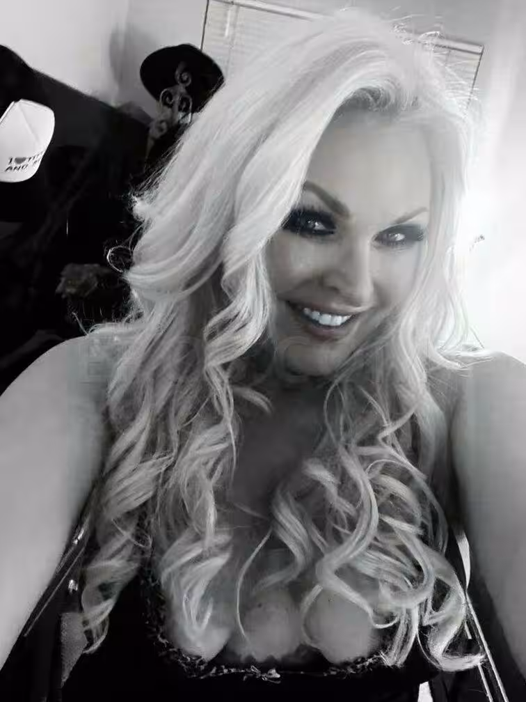 Escort - Alena Winters - St. Louis