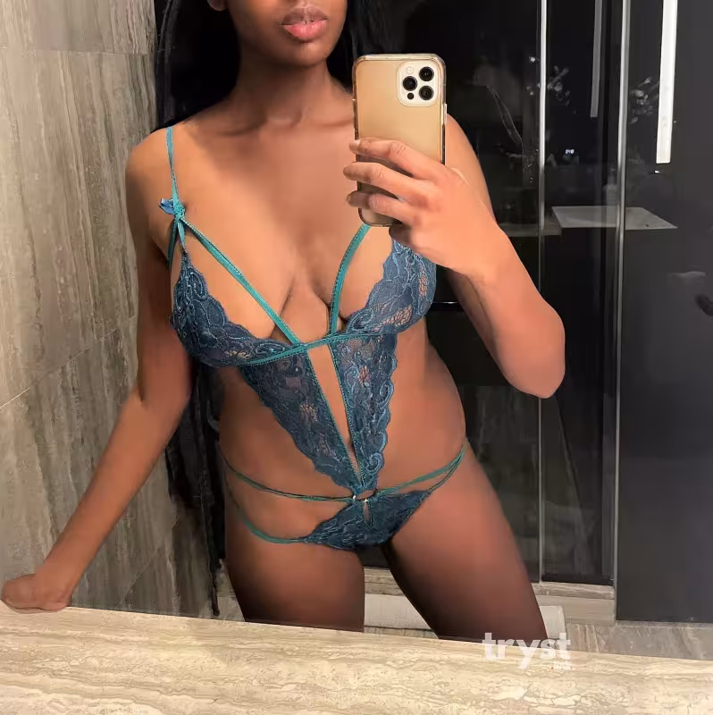 Escort - Ava Reid - Detroit