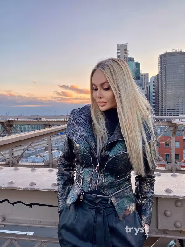 Elsa Sunshine - Escort - Denver